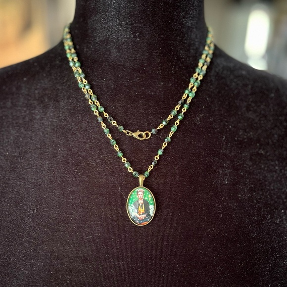 Frida Kahlo Art Pendant Necklace Malachite Chain - Picture 15 of 17